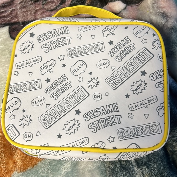 SESAME STREET MAKEUP BAG - Picture 2 of 3